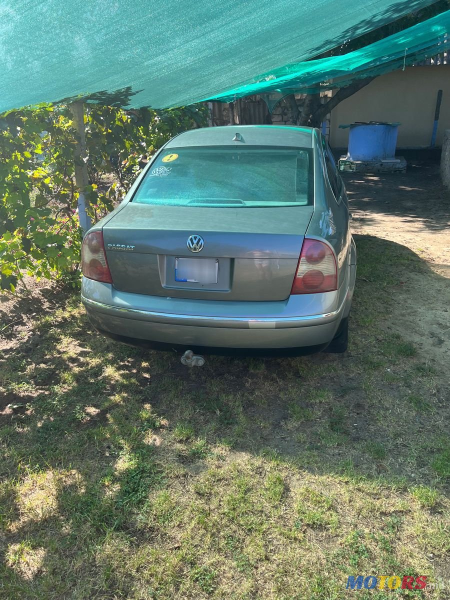 2003' Volkswagen Passat photo #3