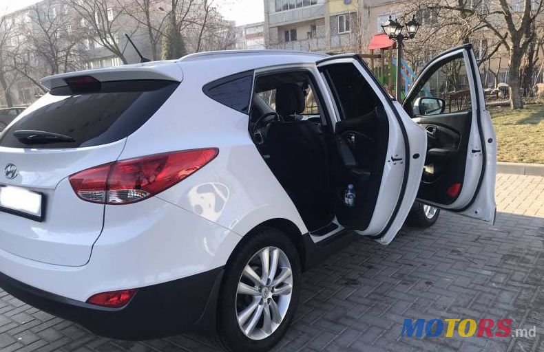 2012' Hyundai Tucson photo #4