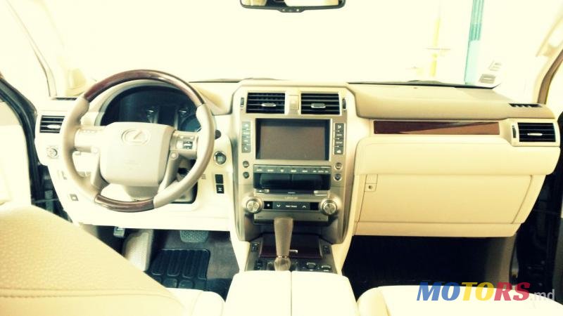 2013' Lexus GX photo #4