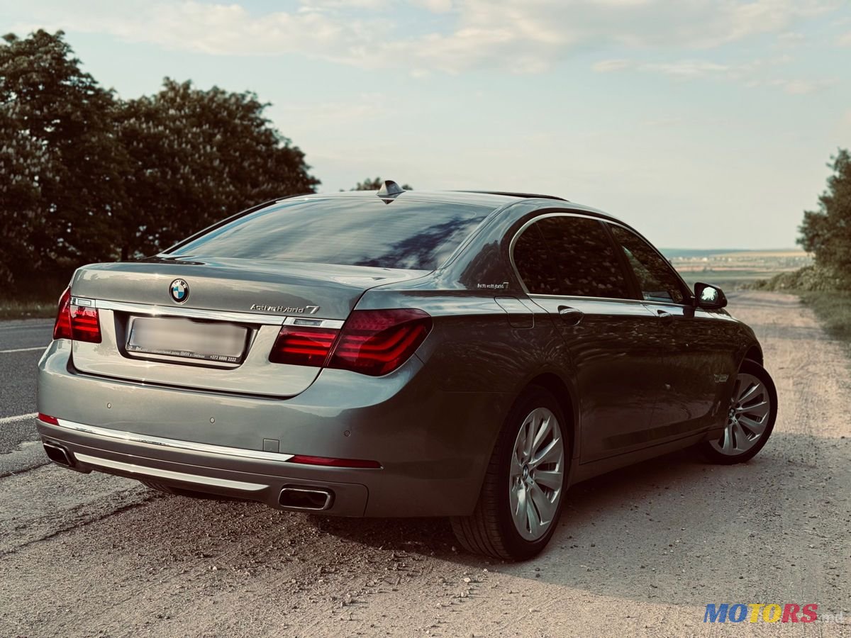 2013' BMW 7 Series photo #2