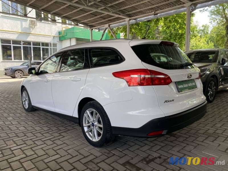 2017' Ford Focus photo #3