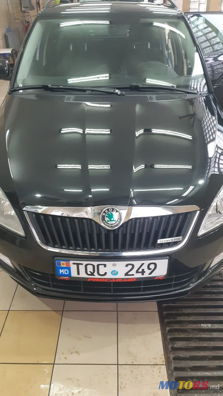 2012' Skoda Fabia photo #2