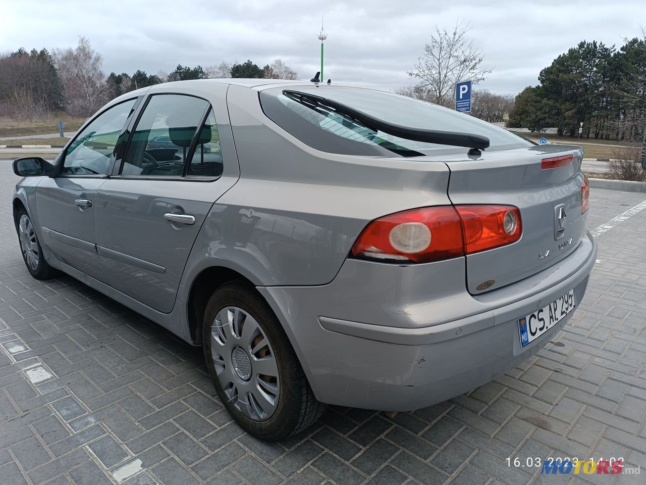 2005' Renault Laguna photo #6