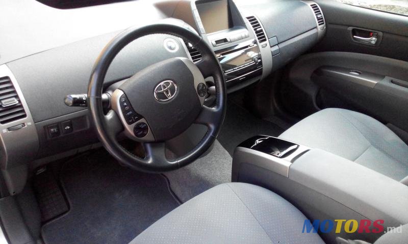 2006' Toyota Prius photo #3