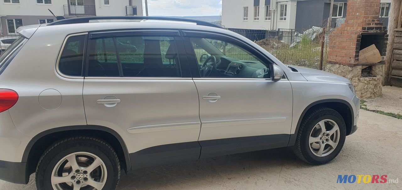 2009' Volkswagen Tiguan photo #6