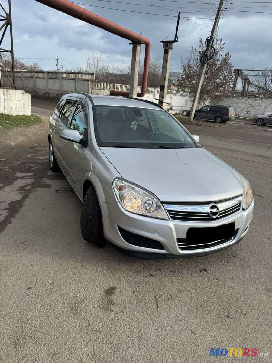 2008' Opel Astra photo #1