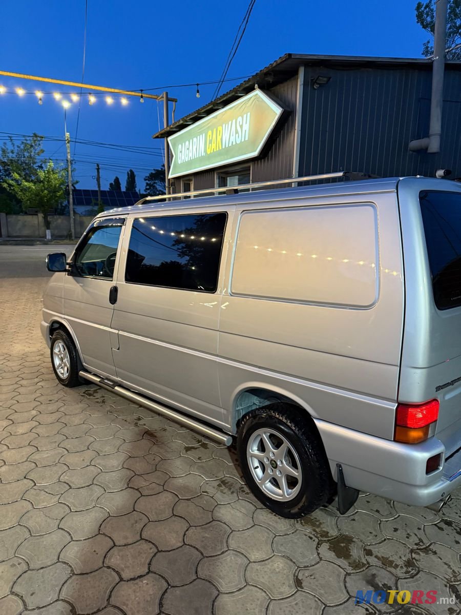2003' Volkswagen Transporter photo #4