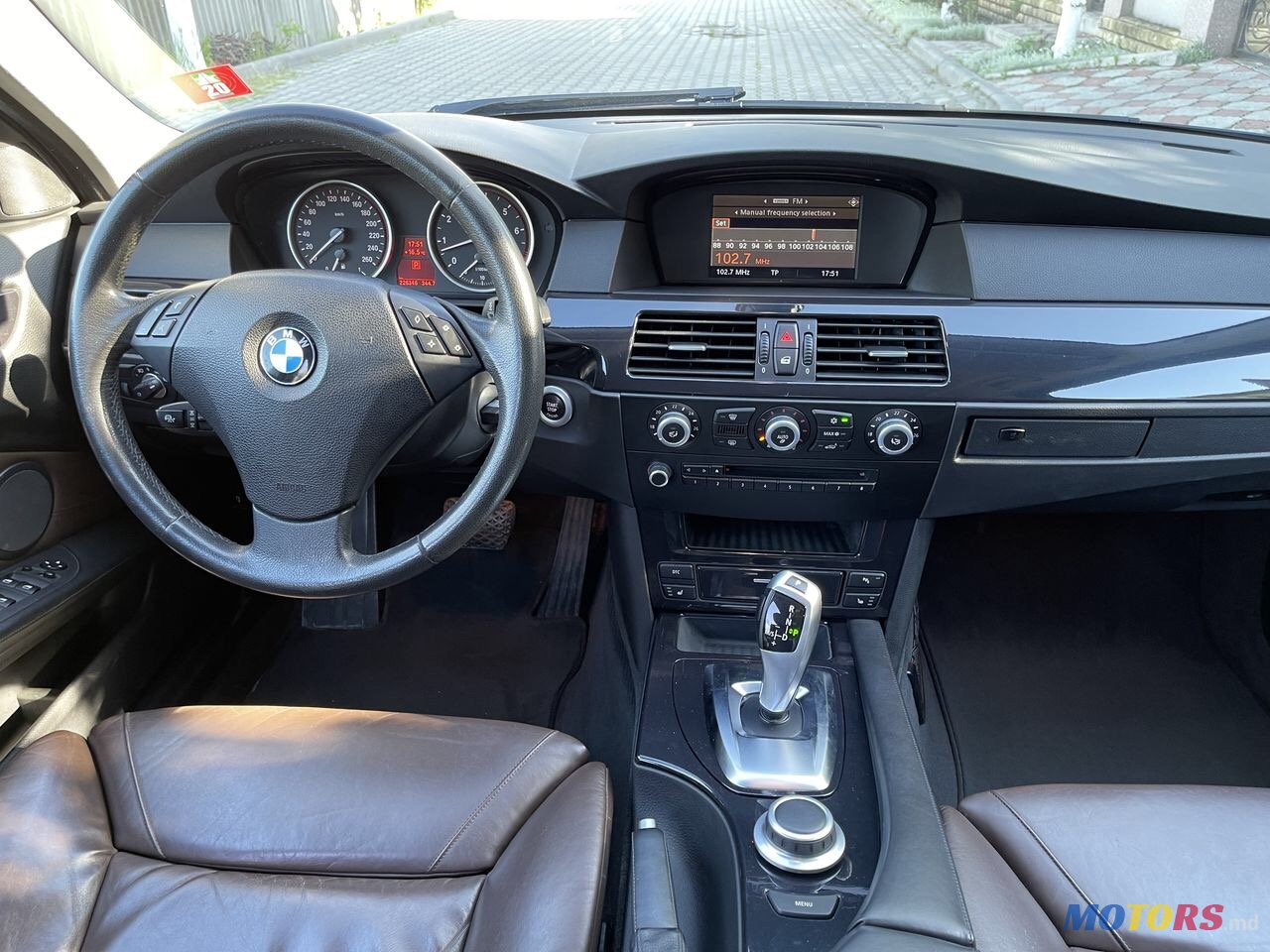 2007' BMW 5 Series 530i photo #5