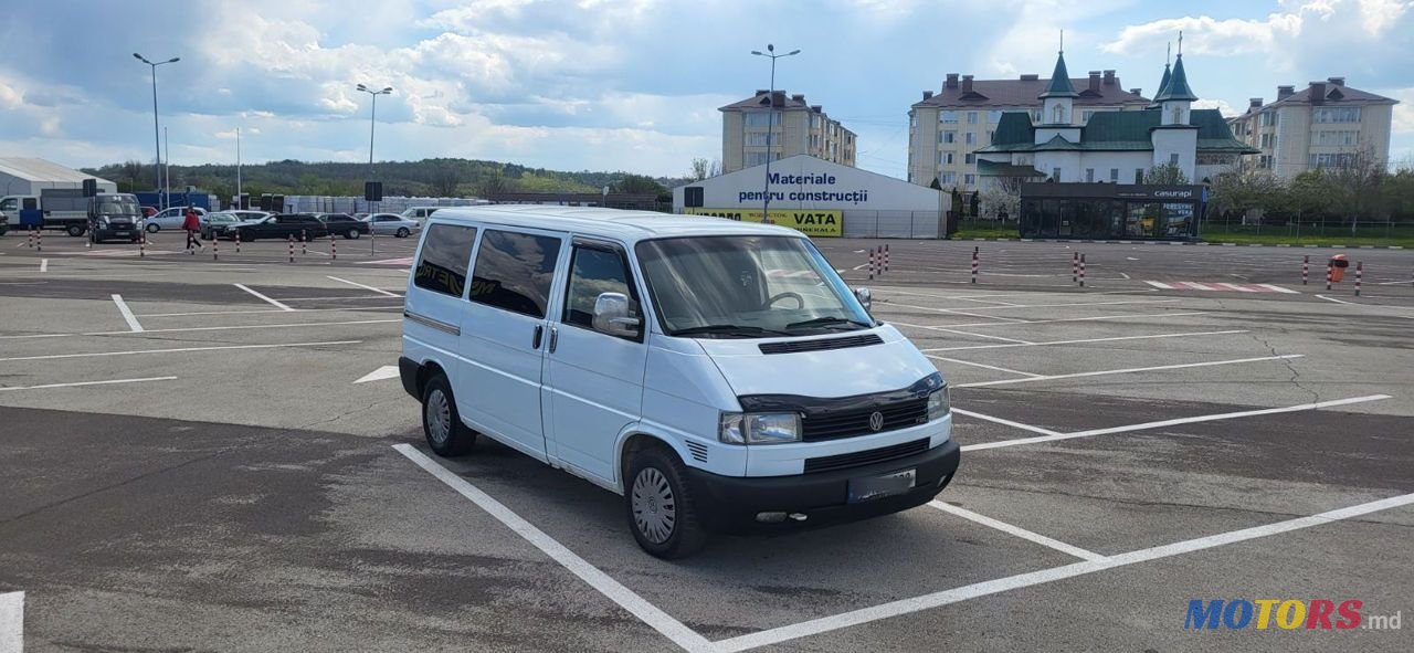 2003' Volkswagen Transporter photo #2