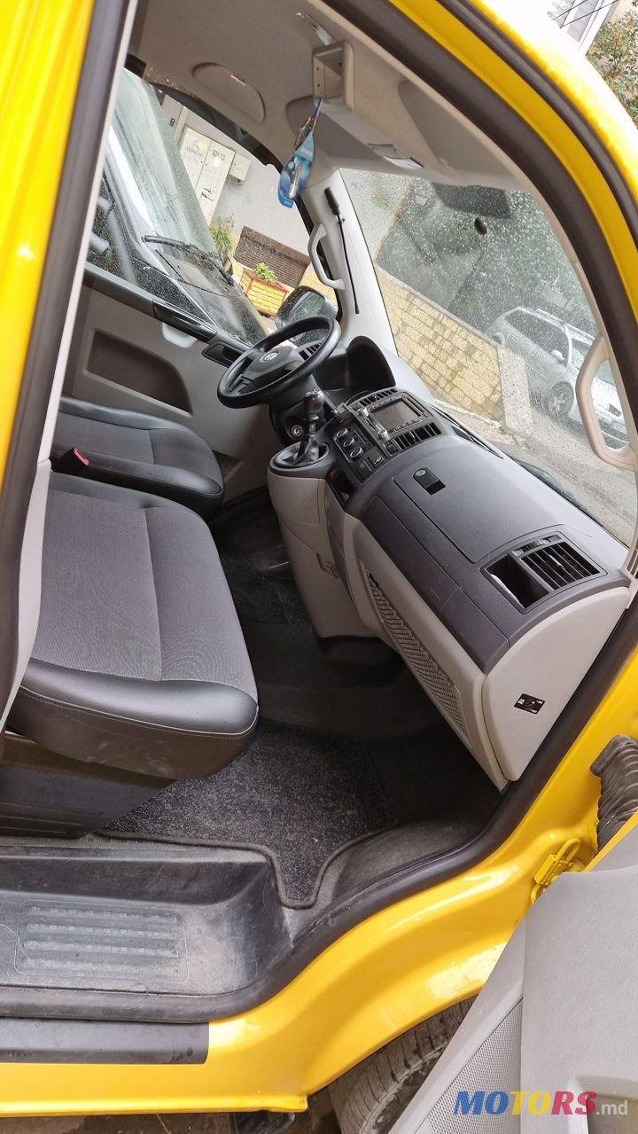 2013' Volkswagen Transporter photo #6