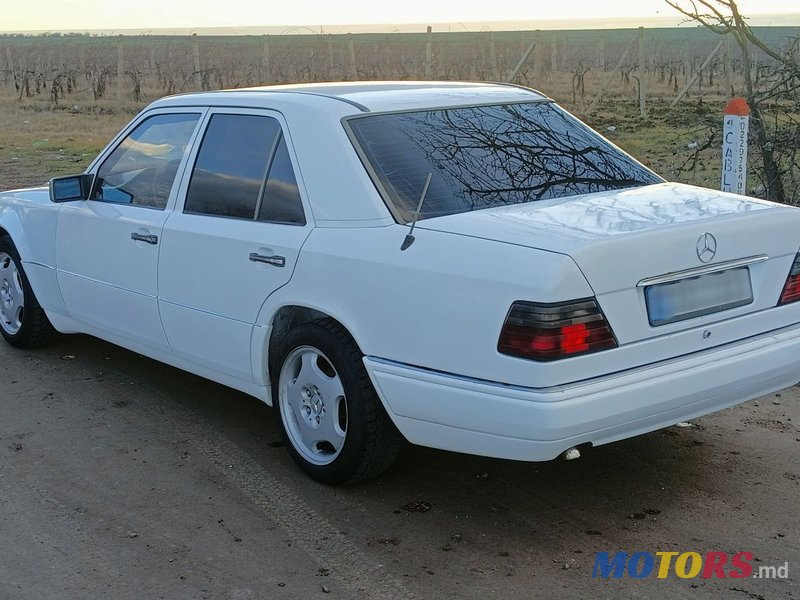 1993' Mercedes-Benz E-Class photo #6