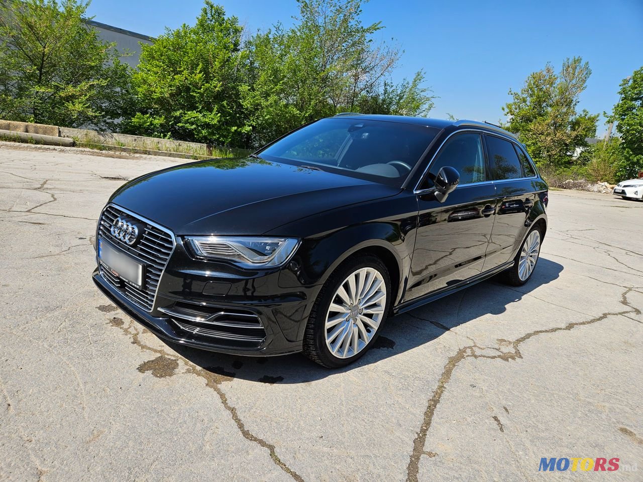 2015' Audi A3 E-Tron photo #1