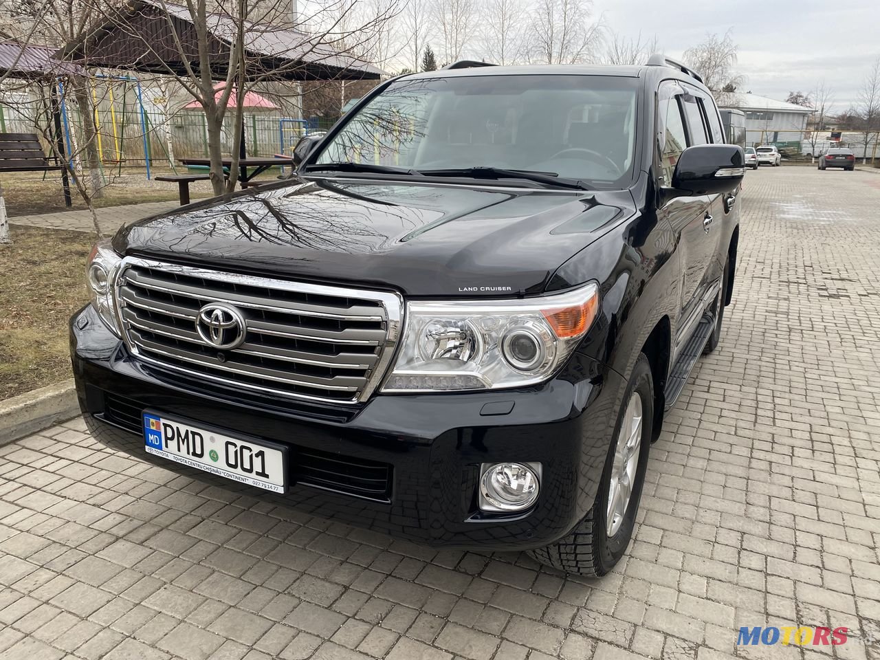 2015' Toyota Land Cruiser photo #3