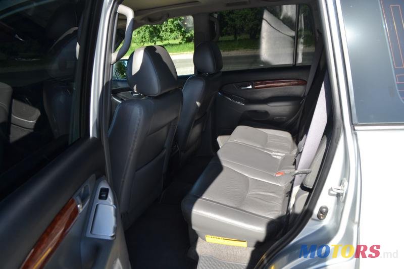 2007' Toyota Land Cruiser photo #4