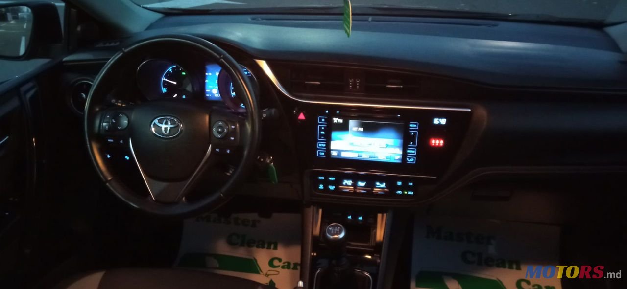 2015' Toyota Auris photo #5