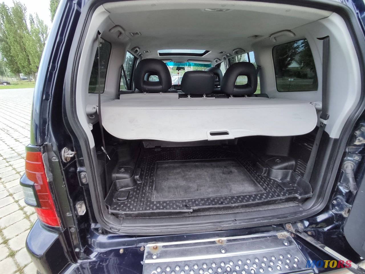 2002' Mitsubishi Pajero photo #5
