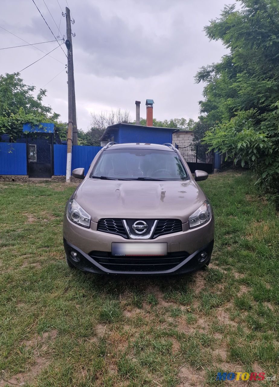 2011' Nissan Qashqai+2 photo #1
