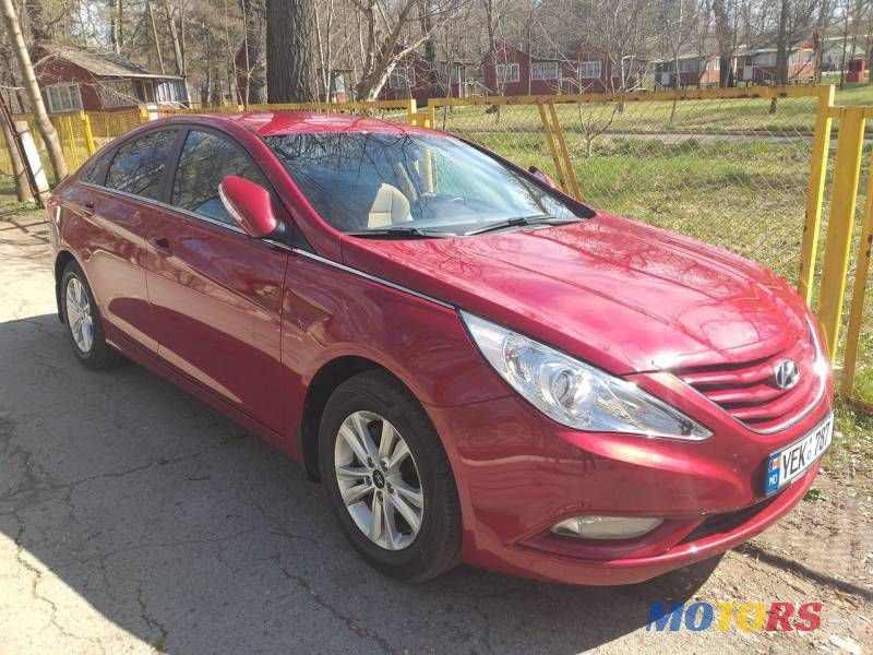 2011' Hyundai Sonata photo #2