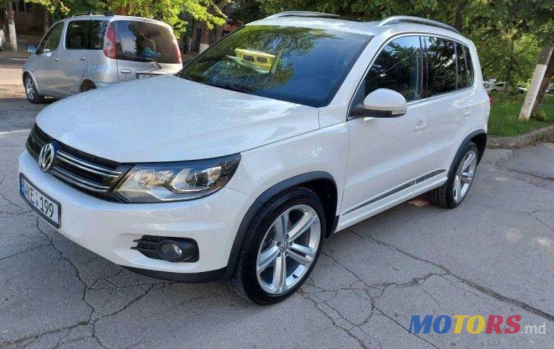 2013' Volkswagen Tiguan photo #3