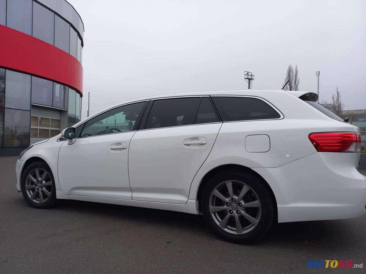 2012' Toyota Avensis photo #2