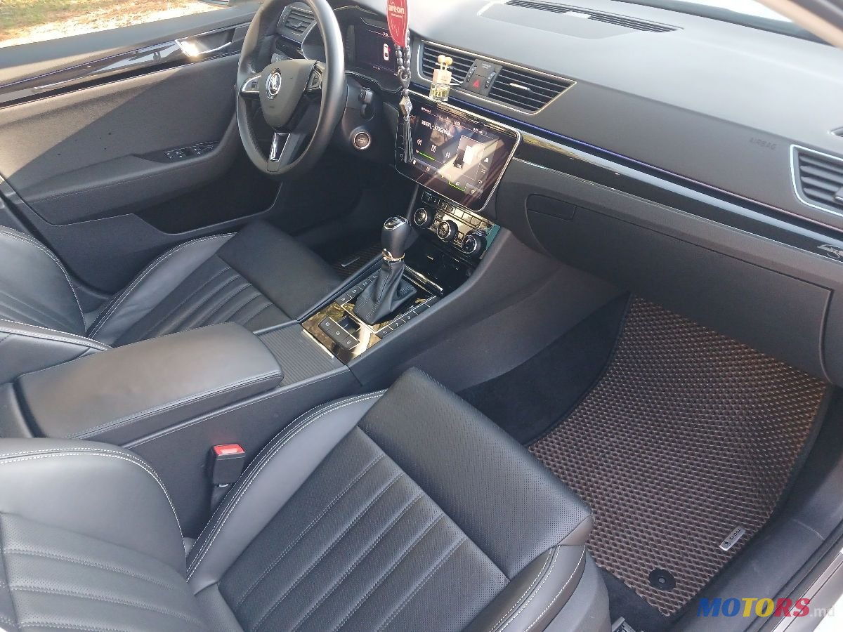 2020' Skoda Superb photo #6