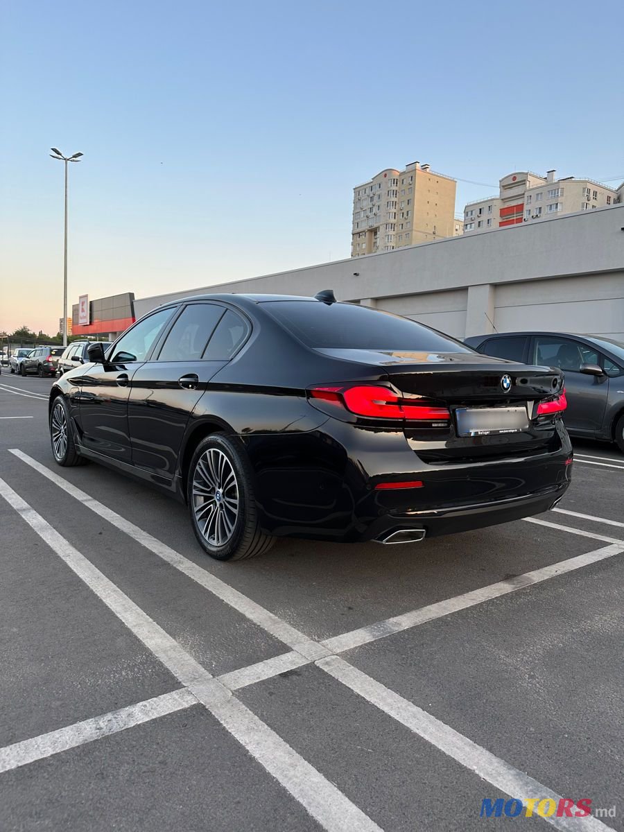 2020' BMW 5 Series photo #5