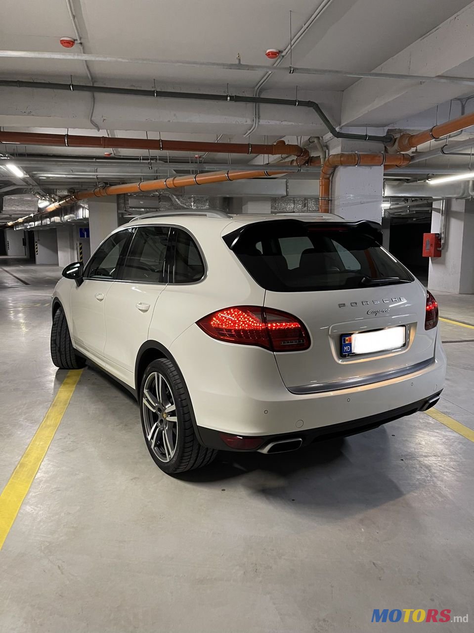 2011' Porsche Cayenne photo #2