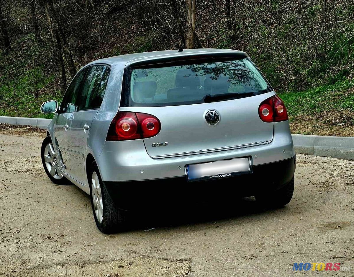 2008' Volkswagen Golf photo #2