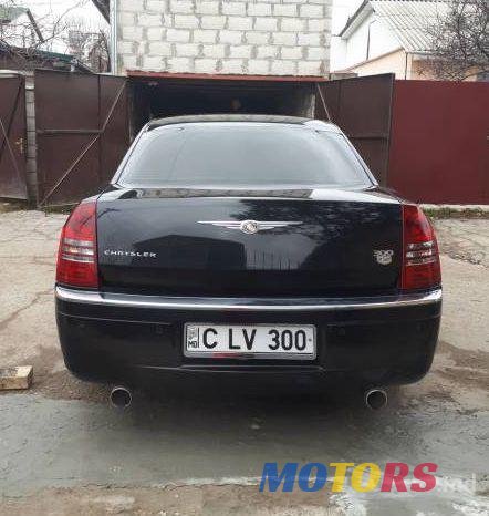 2005' Chrysler 300C photo #1