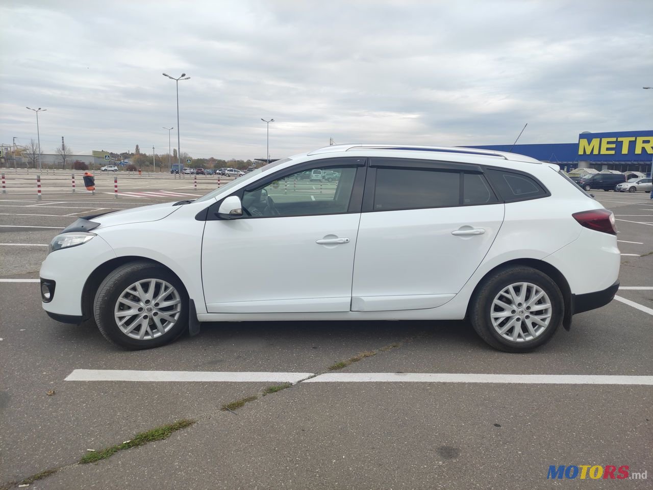 2013' Renault Megane photo #2