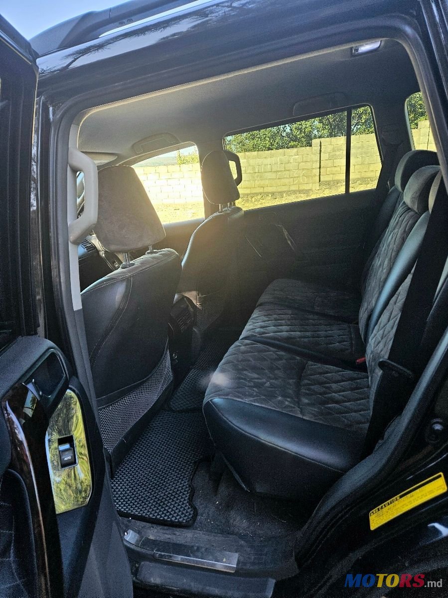 2012' Toyota Land Cruiser Prado photo #6