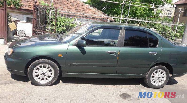 2001' Nissan Primera photo #1