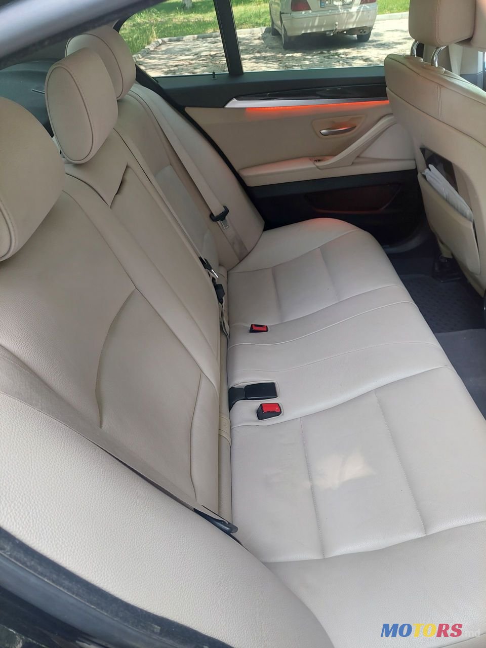 2012' BMW 5 Series photo #5