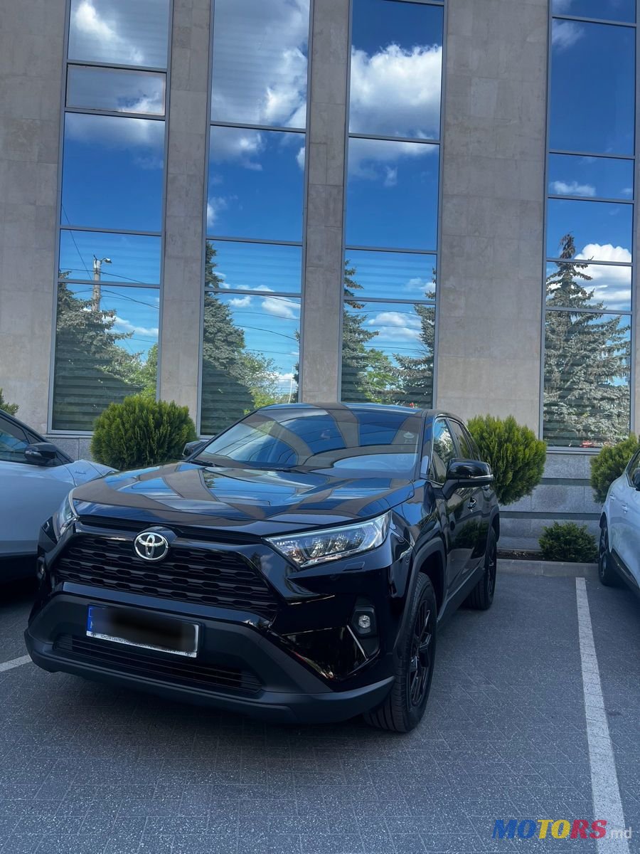 2022' Toyota RAV4 photo #2