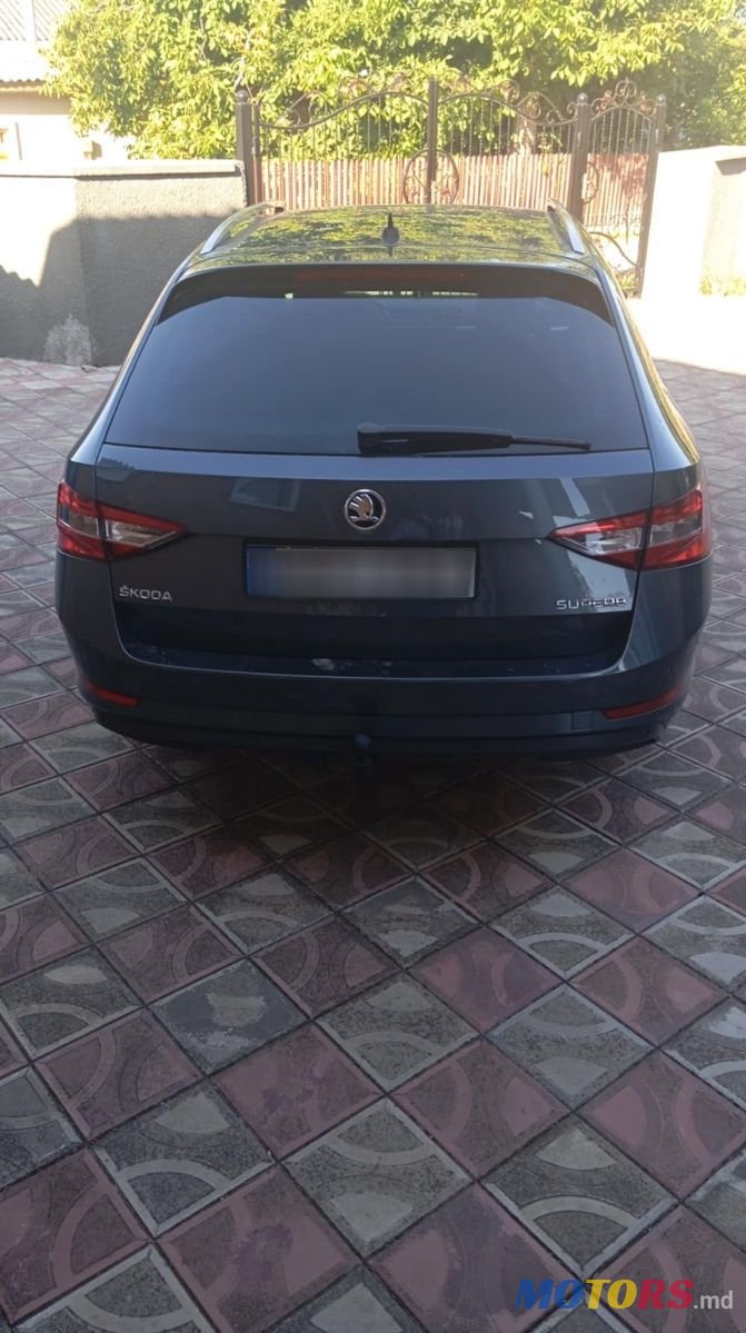 2015' Skoda Superb photo #2
