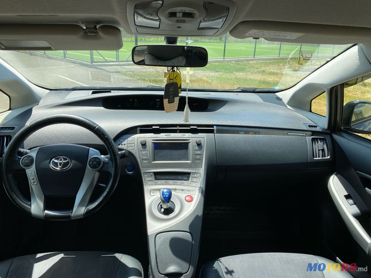 2014' Toyota Prius photo #6