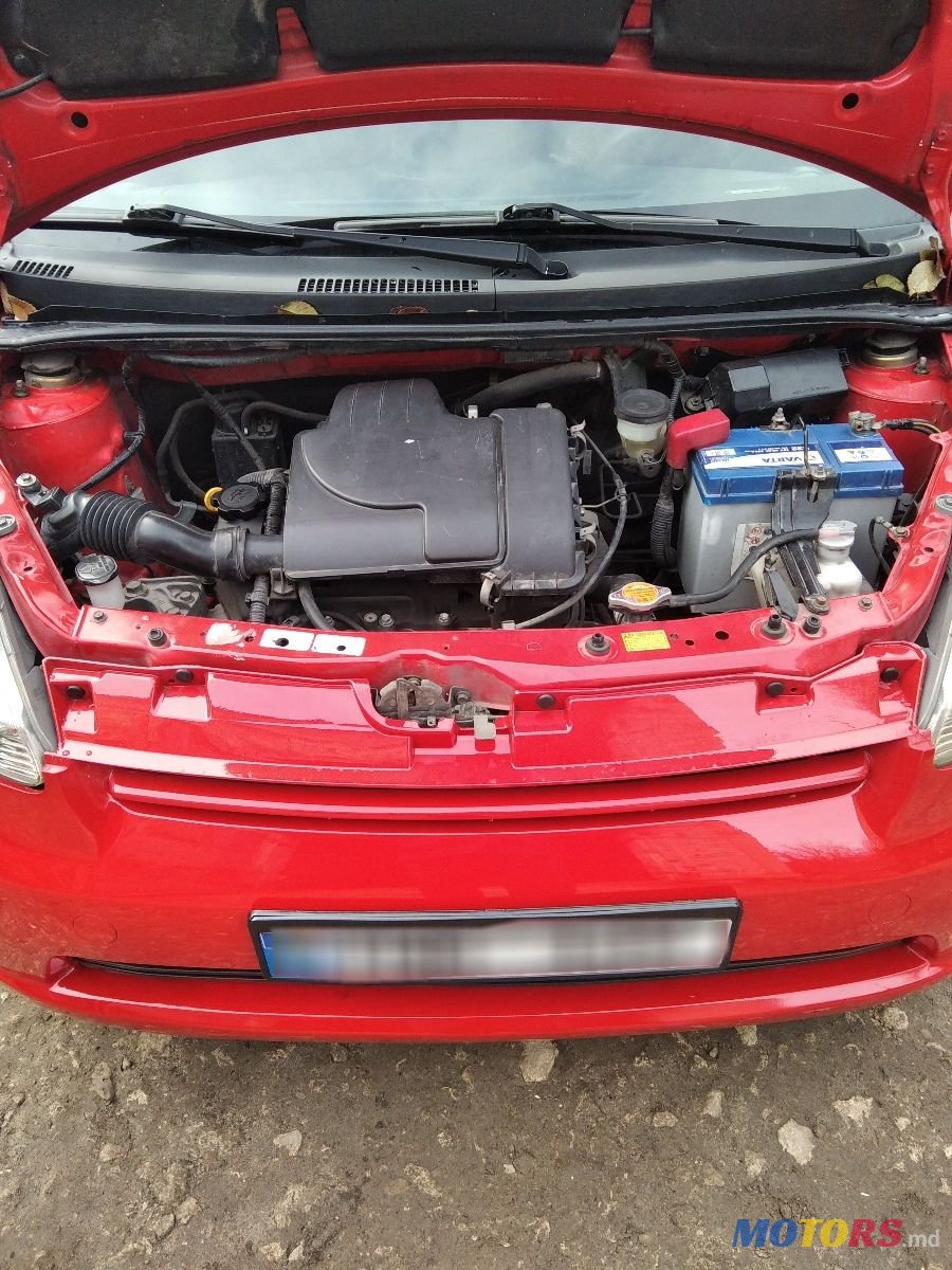 2005' Daihatsu Sirion photo #4