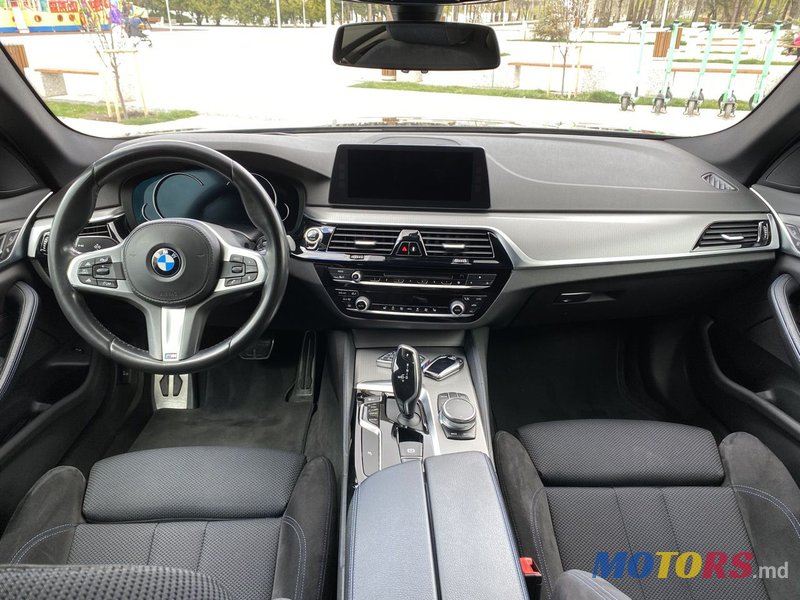 2017' BMW 5 Series photo #4