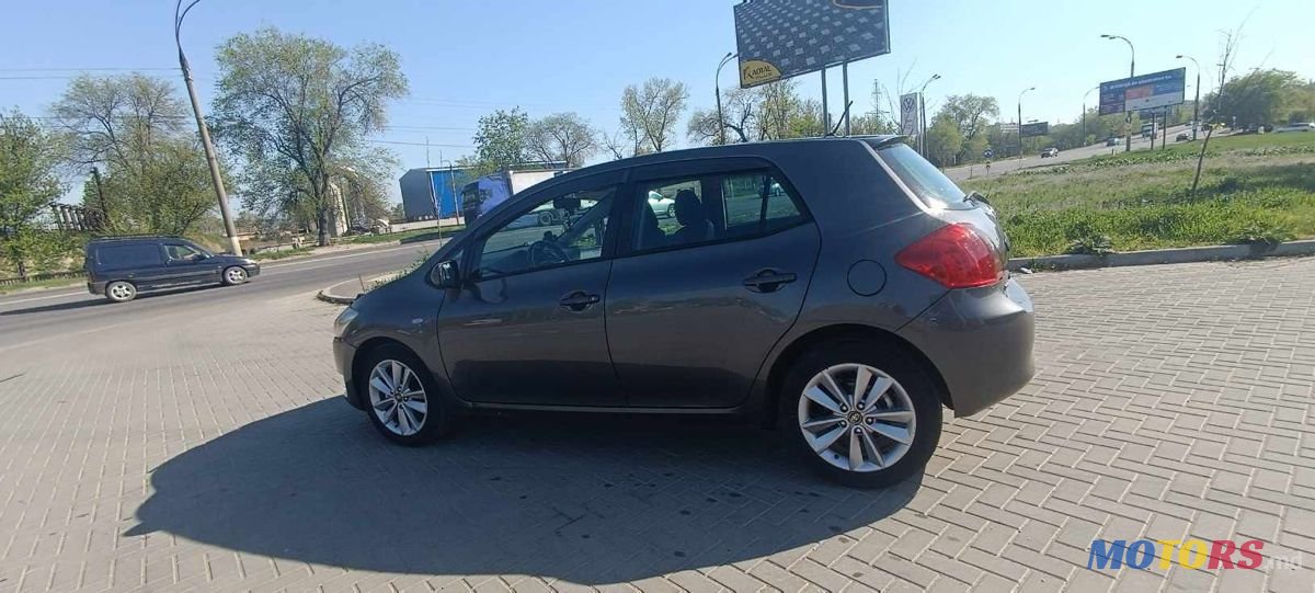 2008' Toyota Auris photo #1