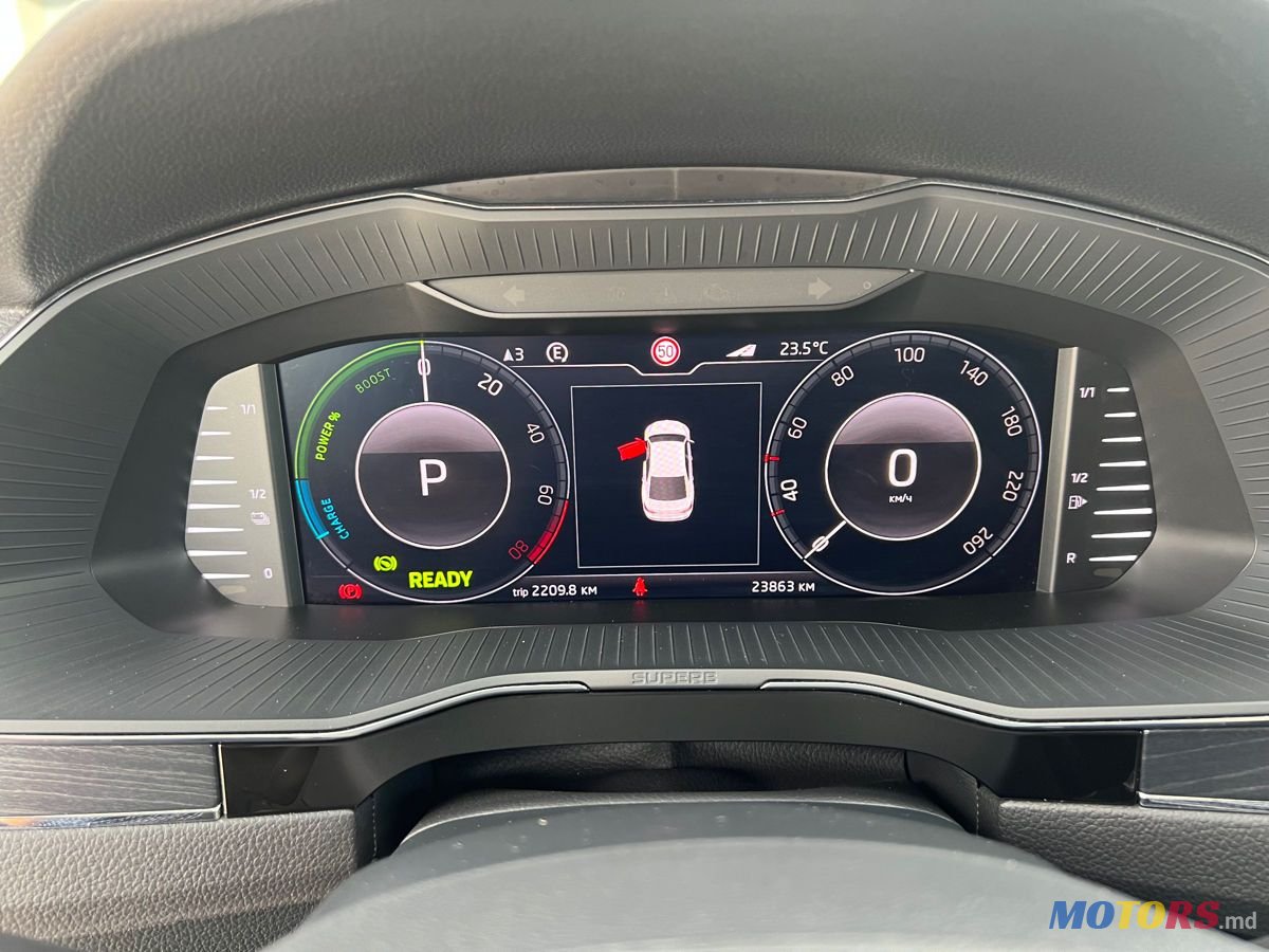 2019' Skoda Superb photo #3