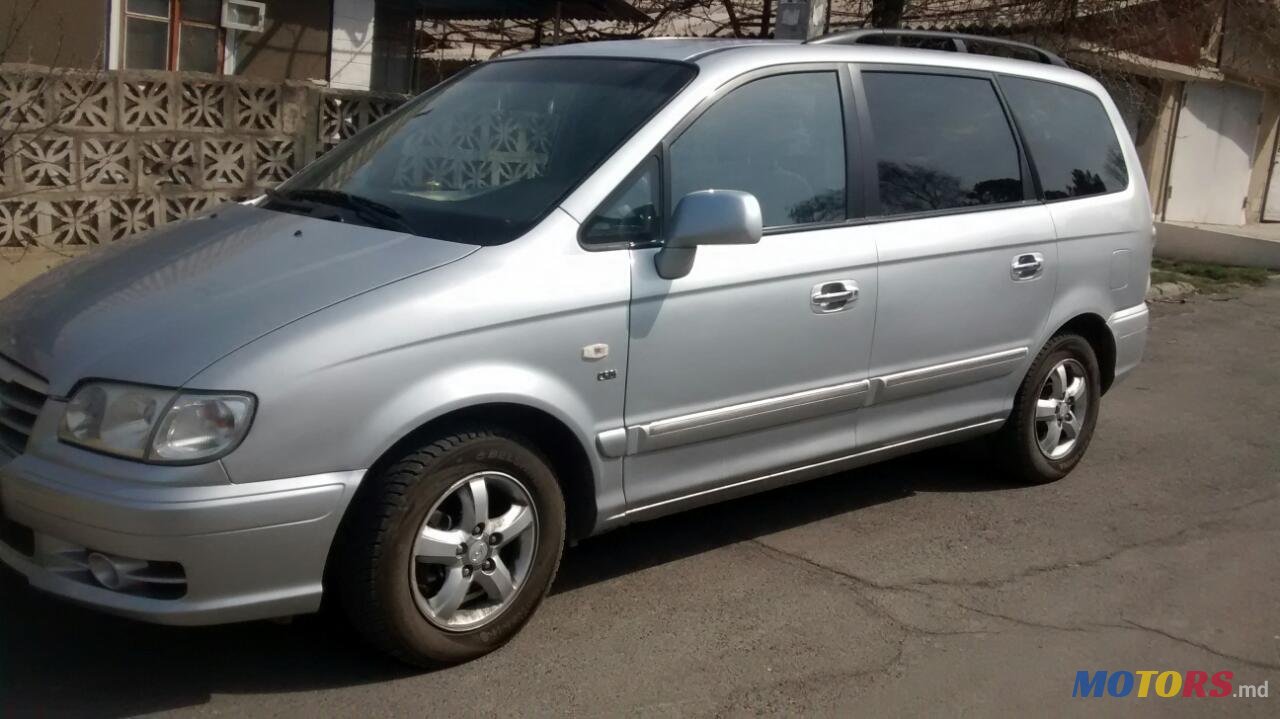 2006' Hyundai Trajet photo #2