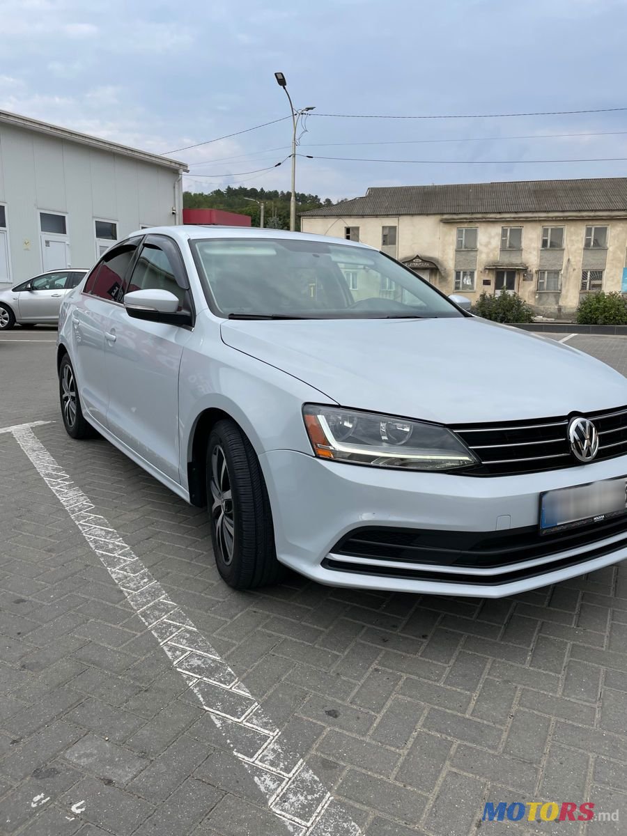 2017' Volkswagen Jetta photo #2