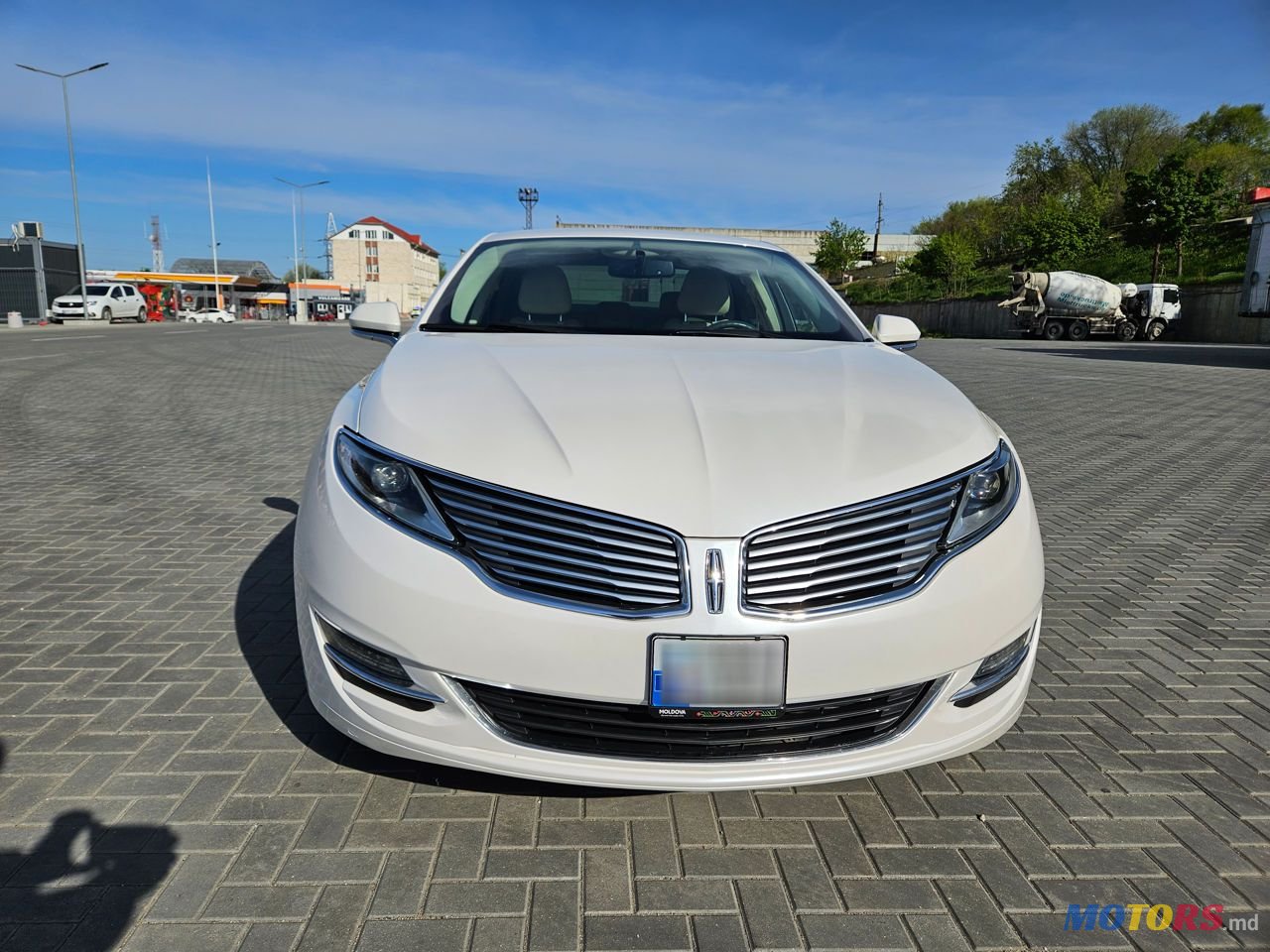2014' Lincoln MKZ photo #3
