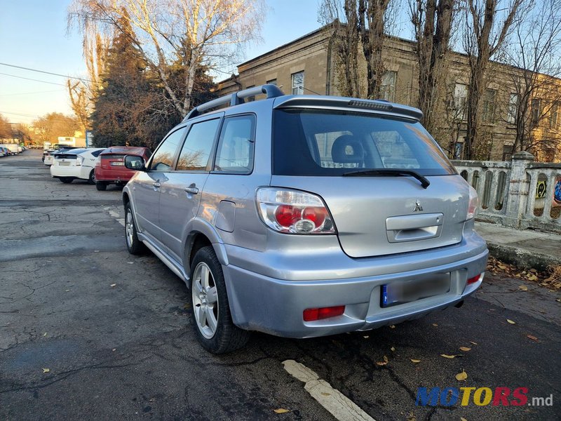 2007' Mitsubishi Outlander photo #3