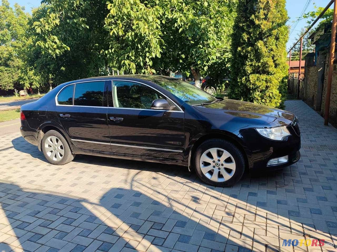 2011' Skoda Superb photo #1