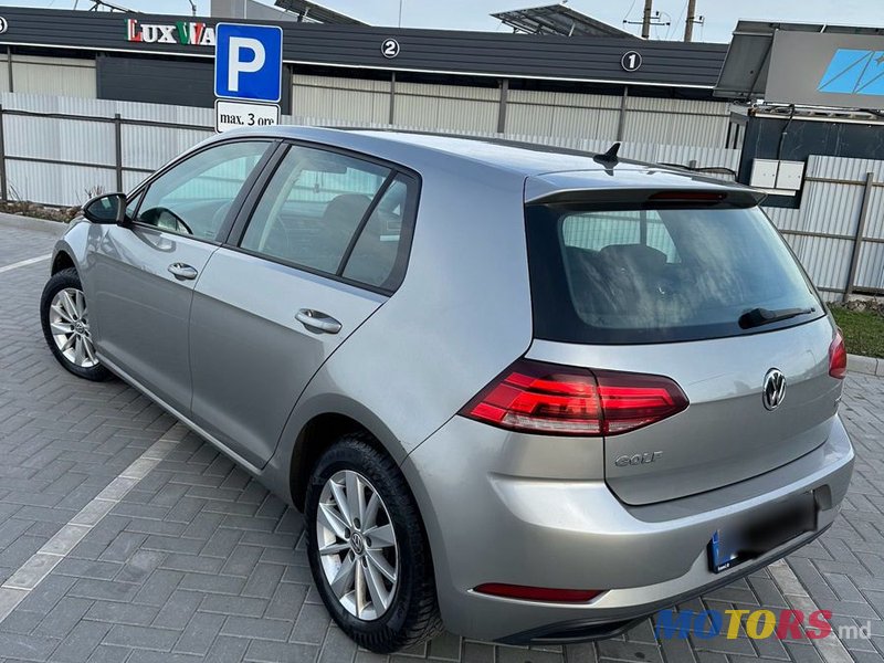 2017' Volkswagen Golf photo #5