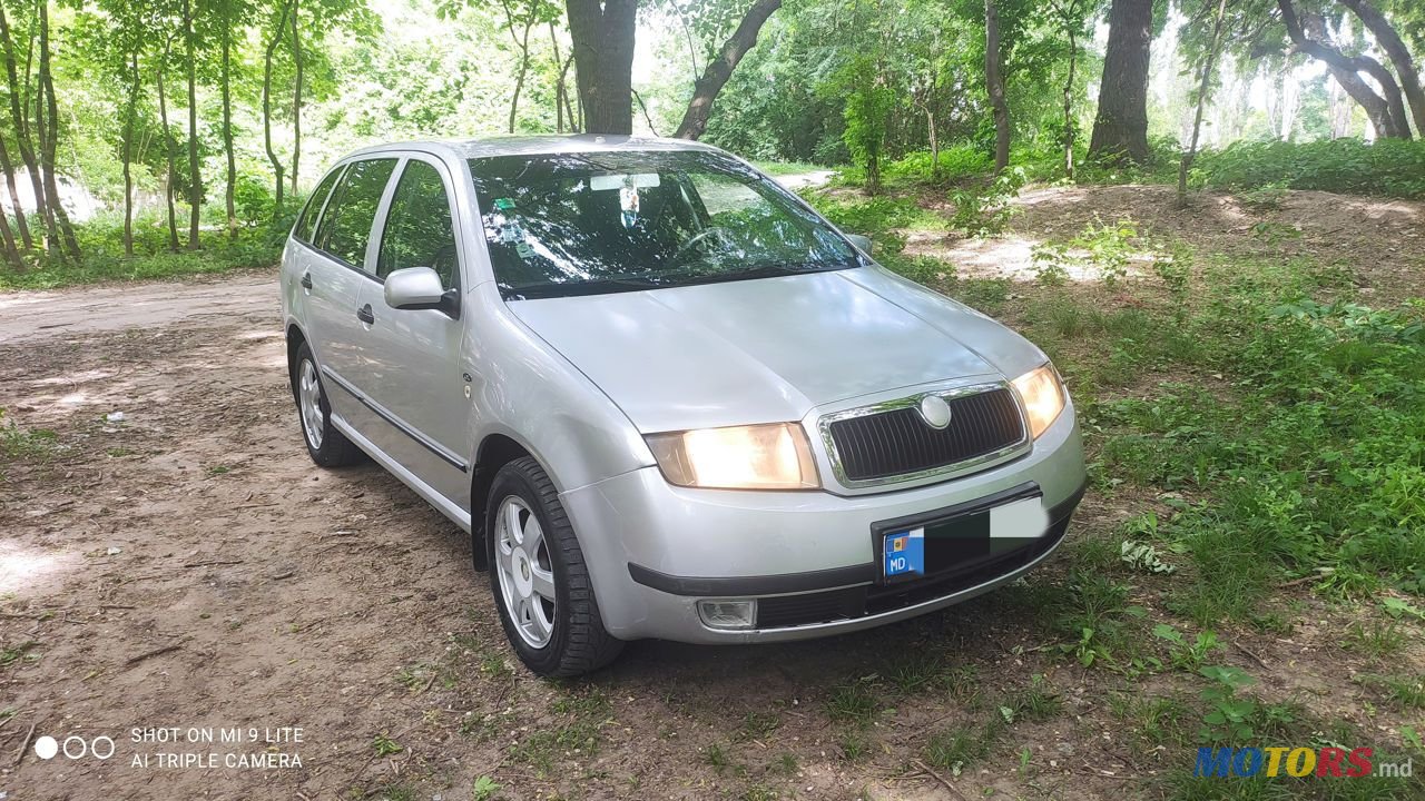 2001' Skoda Fabia photo #1