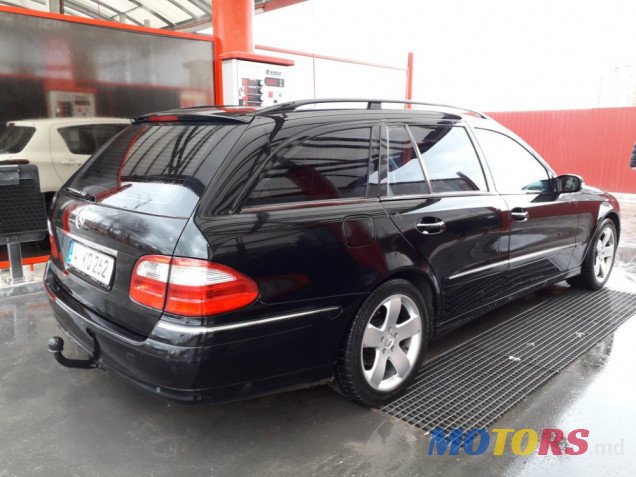 2004' Mercedes-Benz E-Class photo #6