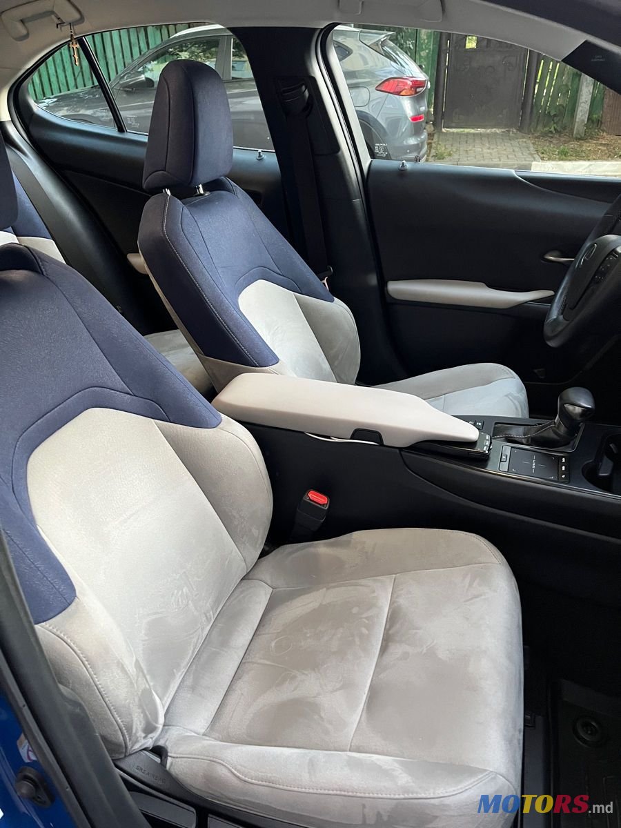 2020' Lexus UX photo #6