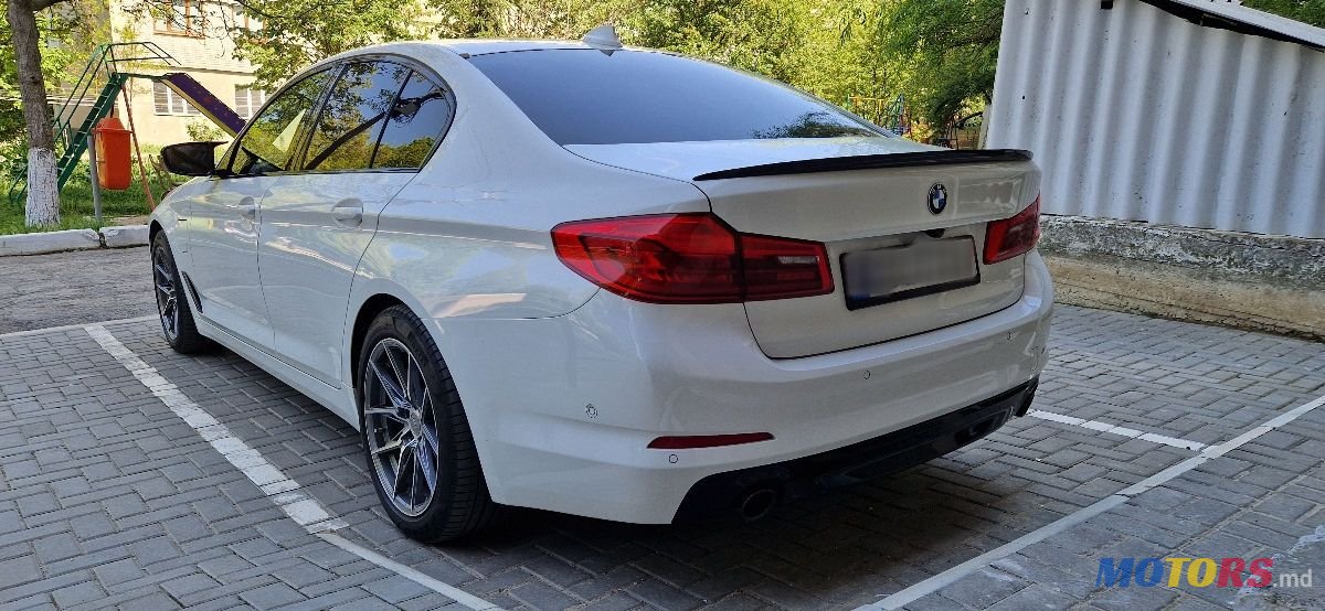 2019' BMW 5 Series photo #3